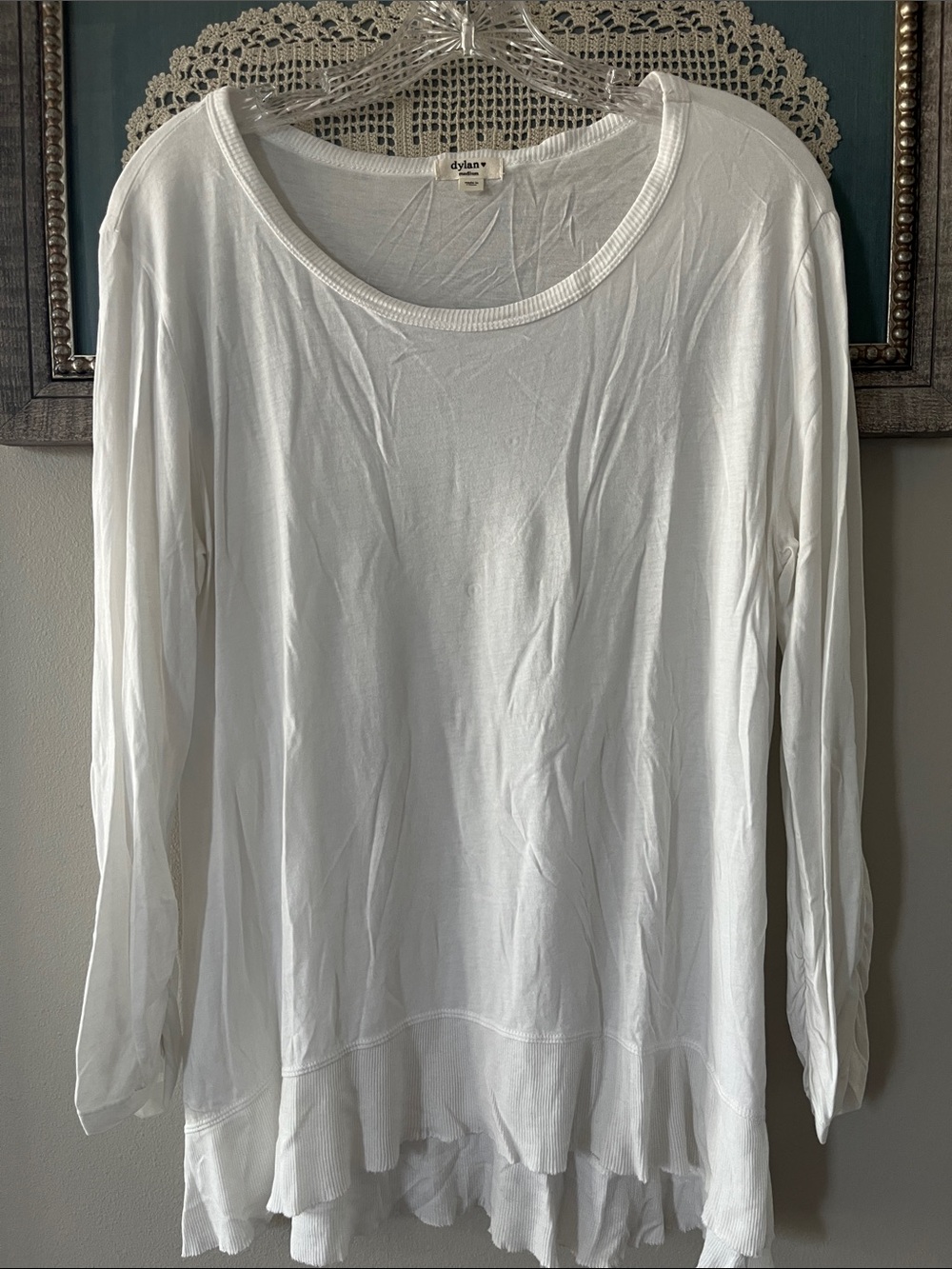 dylan White Long Sleeve Scoop Neck Layered-Hem Top